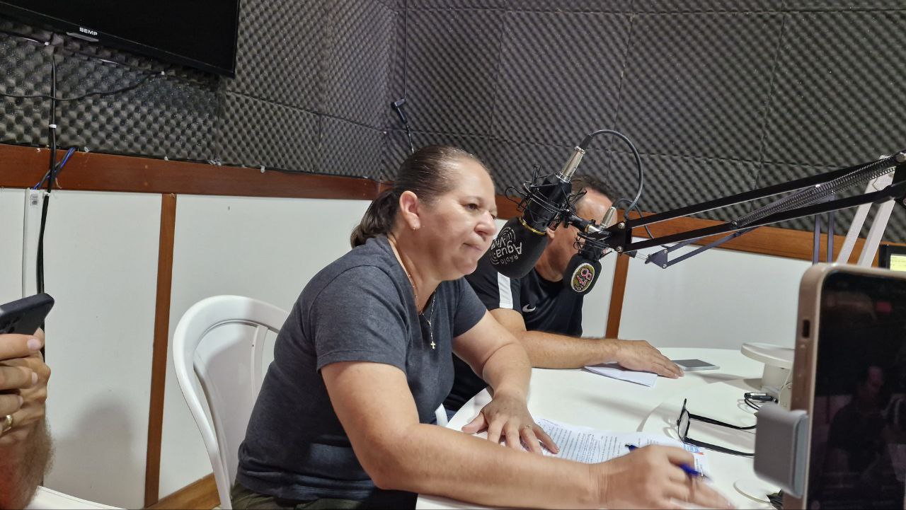 Trabalho e compromisso: Luciana Leocádio destaca avanços e projetos em programa de rádio