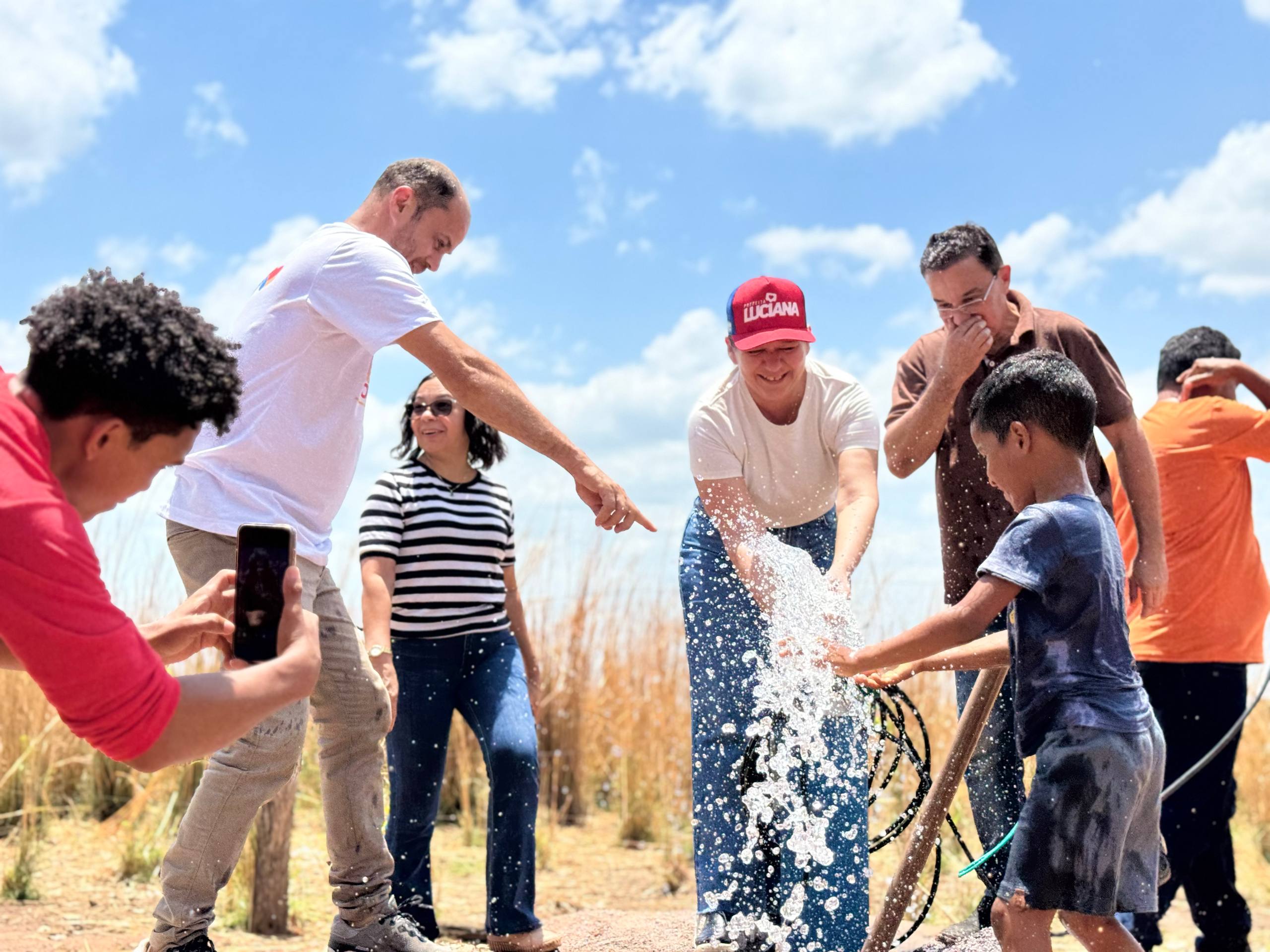 Prefeita Luciana Leocádio entrega novo sistema de abastecimento de água no Povoado Santa Maria